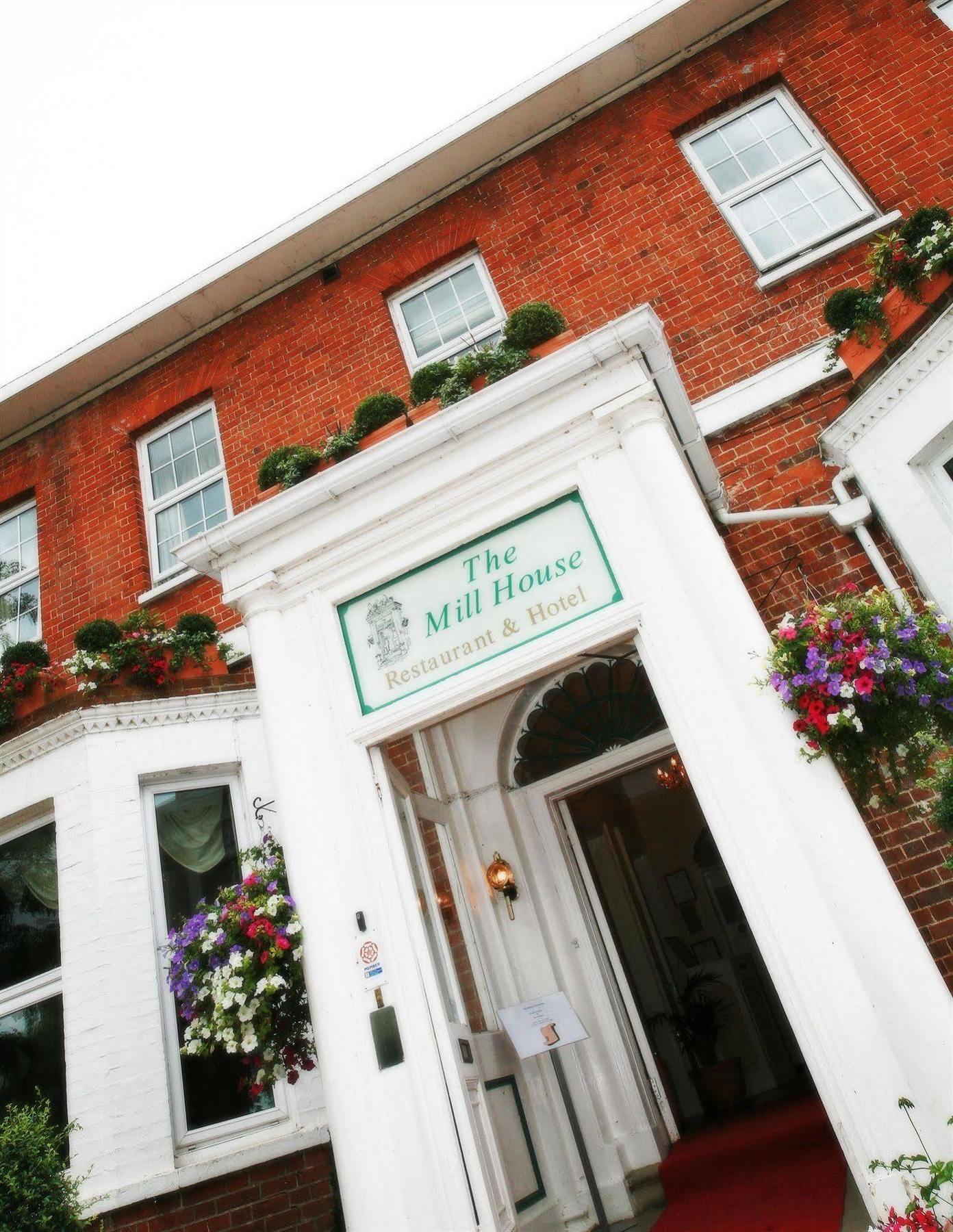 The Mill House Hotel Reading Kültér fotó